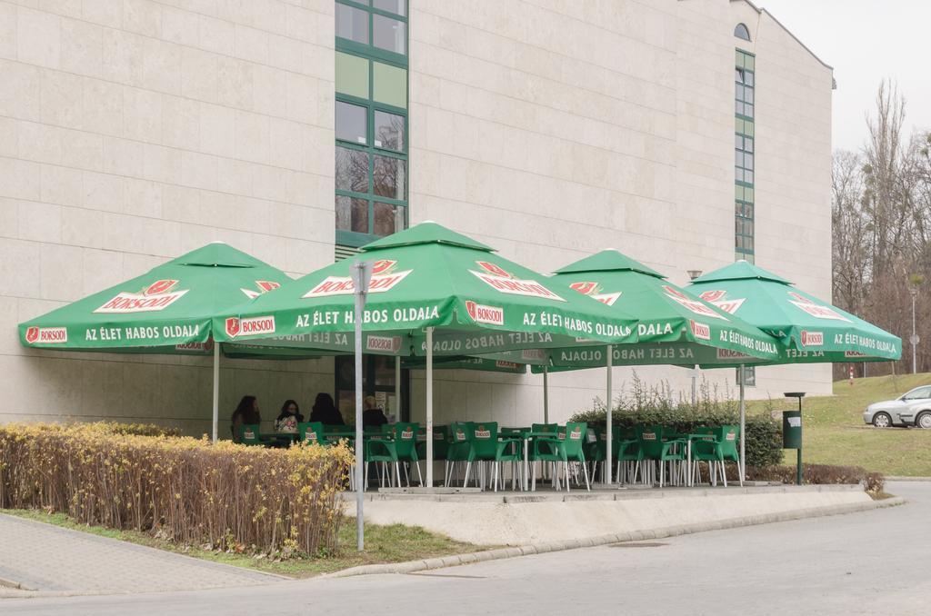 Uni-Hotel Diákotthon Miskolc Exterior foto
