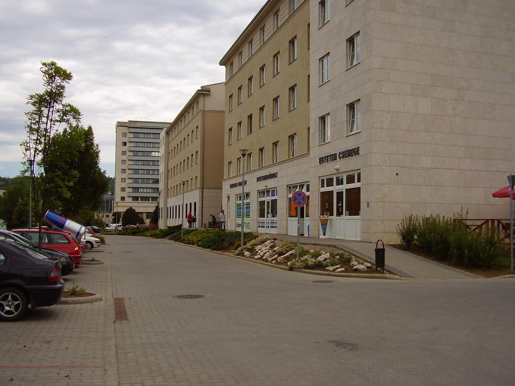 Uni-Hotel Diákotthon Miskolc Exterior foto